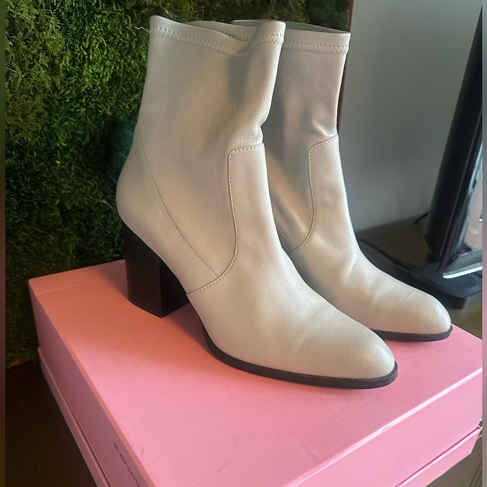 👉🏼Sz 8 Intentionally Blank Janet Stretch Ankle Bootie in 'Bone' - New with Box